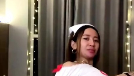 Hilda cosplay jadi suster seksi pake dildo part 2