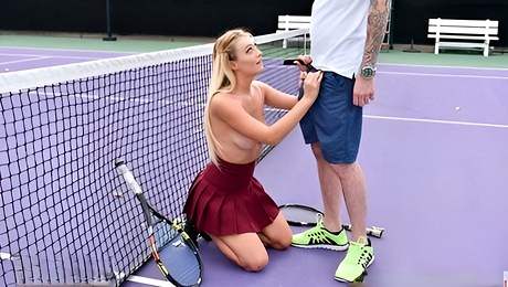 Sweet outdoor sex action with a glamorous blonde Natalia Starr